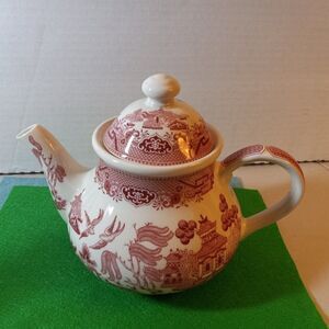 Pink Churchill Willow Pattern Tea Pot Cottagecore Grandmacore Countrycore